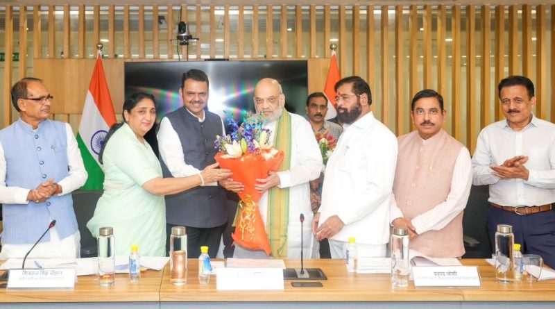 मुख्यमंत्री देवेंद्र फडणवीस यांचा दिल्ली दौरा: अमित शाह यांच्यासोबत उच्चस्तरीय बैठक; पंतप्रधान मोदींचेही लाभले मार्गदर्शन
