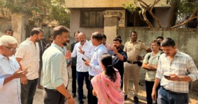 डोंबिवलीत ‘सुमित एलको’च्या कारभाराची पोलखोल; उपायुक्त डॉ. रामदास कोकरे यांच्या ‘सरप्राईज व्हिजिट’ने खळबळ डोंबिवलीत ‘सुमित एलको’च्या कारभाराची पोलखोल; उपायुक्त डॉ. रामदास कोकरे यांच्या ‘सरप्राईज व्हिजिट’ने खळबळ